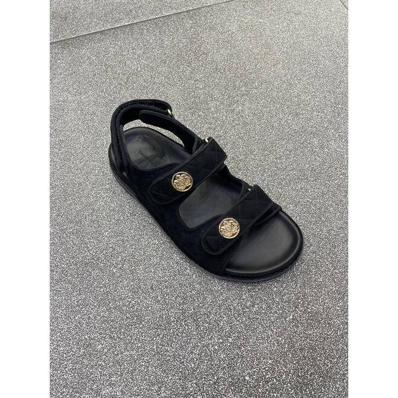 23SS4-預購-2cm-經典款 韓國 金幣 菱格紋 小香風 魔鬼氈 圓頭 黑色 平底 涼鞋