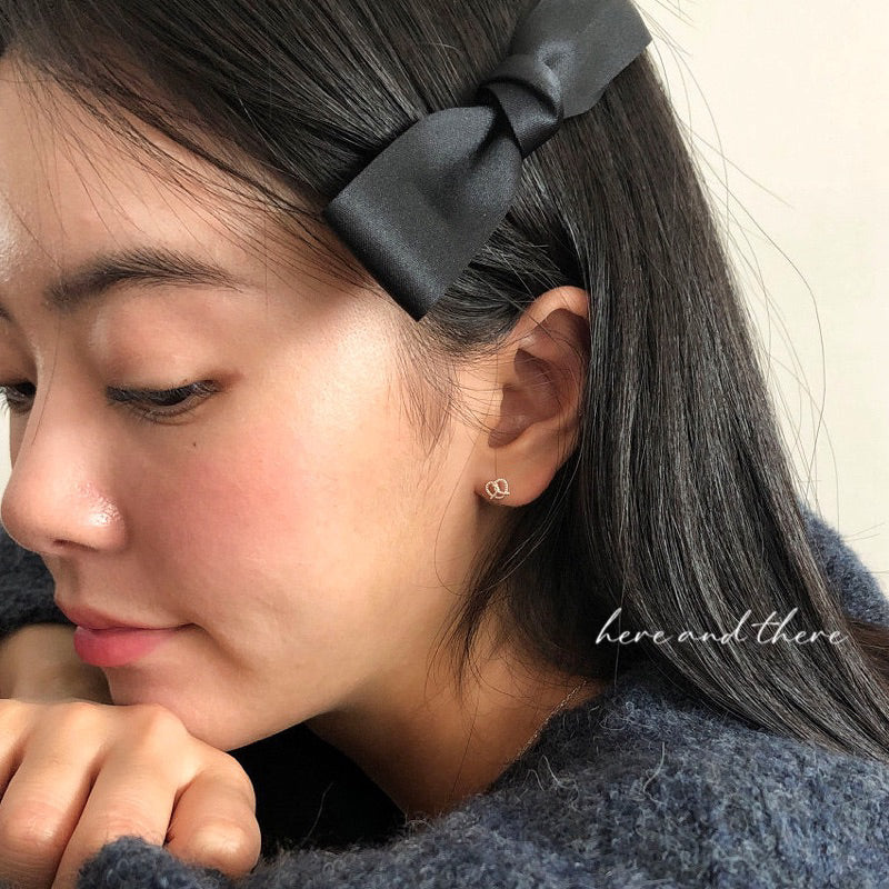 23SS716-預購-精細!925純銀耳針 韓國 可愛 鏤空 交叉 愛心 蝴蝶餅 耳環 耳釘