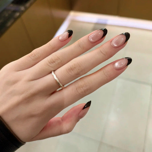 【短橢圓】純手工穿戴甲｜黑色法式貓眼・高級氣質顯白款💅日常通勤假指甲貼片